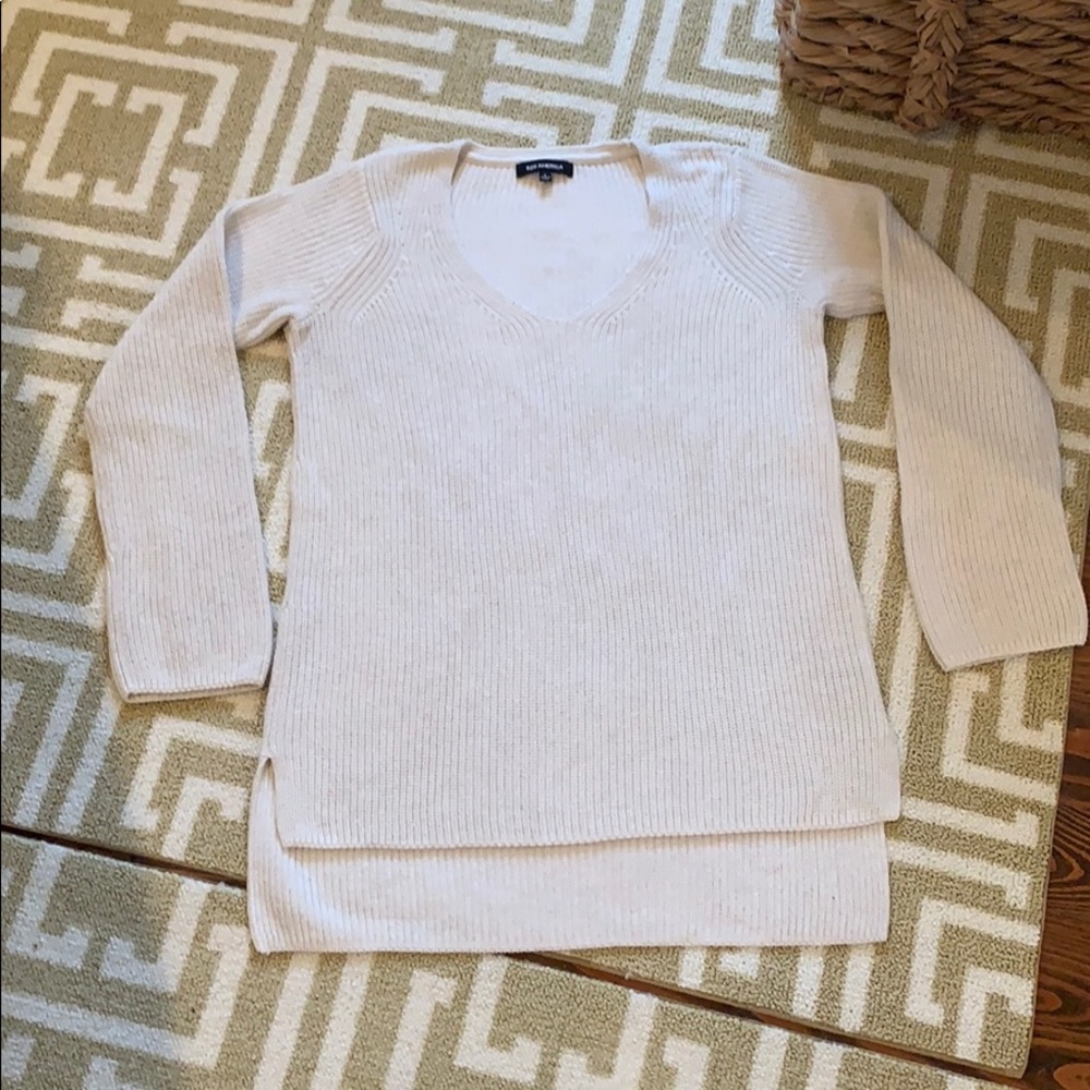 525 America cream vneck sweater size small